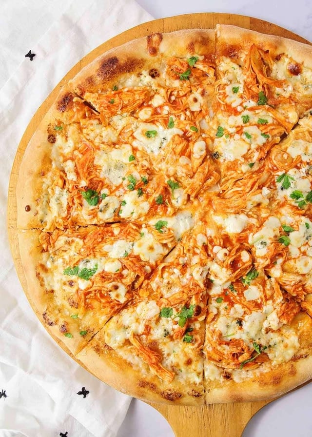 Spicy Buffalo Pizza (24'' Giant).