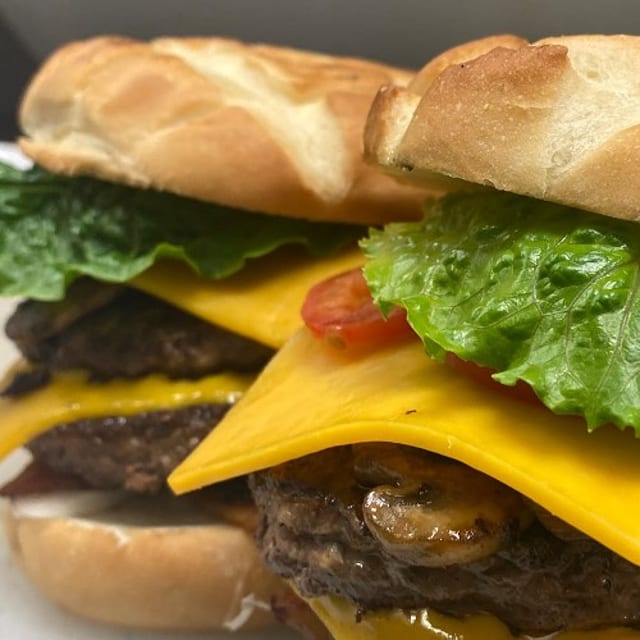 Double Cheeseburger (Burger).