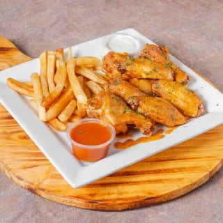Chicken Wings & French Fries (10 Pieces)