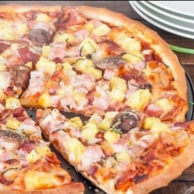 Hawaiian Pizza (24'' Giant).