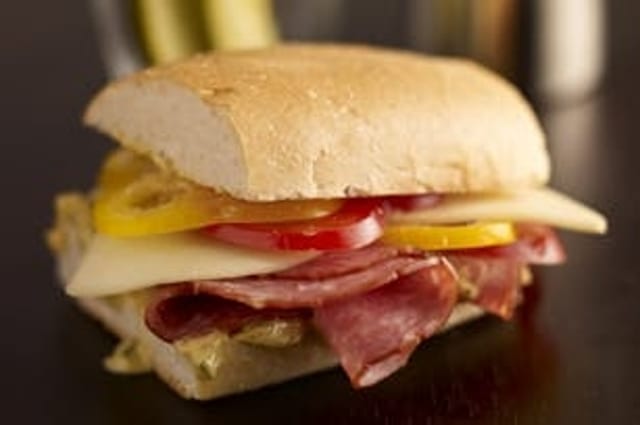Salami Sub (Sandwich).